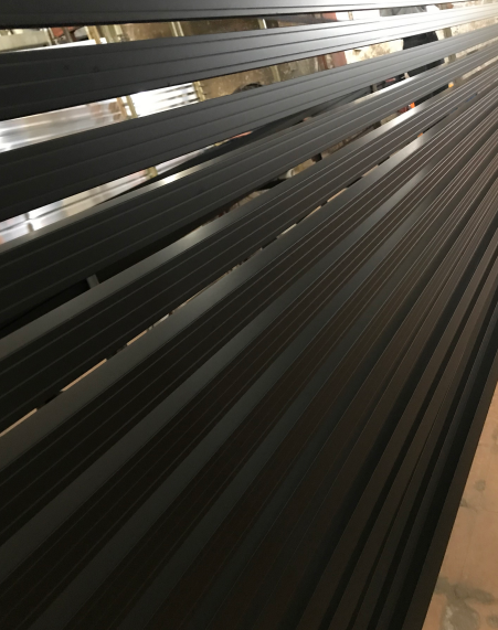 桃园铝业-太阳能铝边框产品2.png